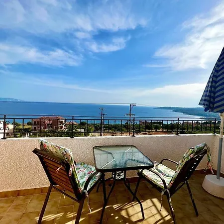 Ocean Front Loft 10